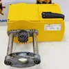 Sauter AVM234SF132-5 actuator positioner with mounting assembly – side view