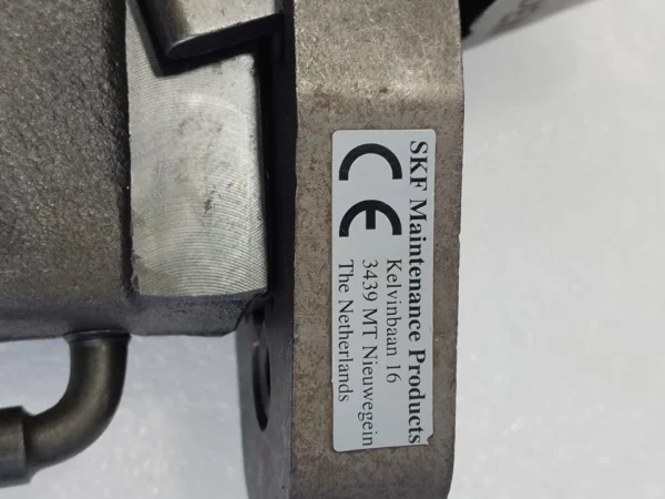 s-l960 (4) SKF 226400 Oil Injector Kit label